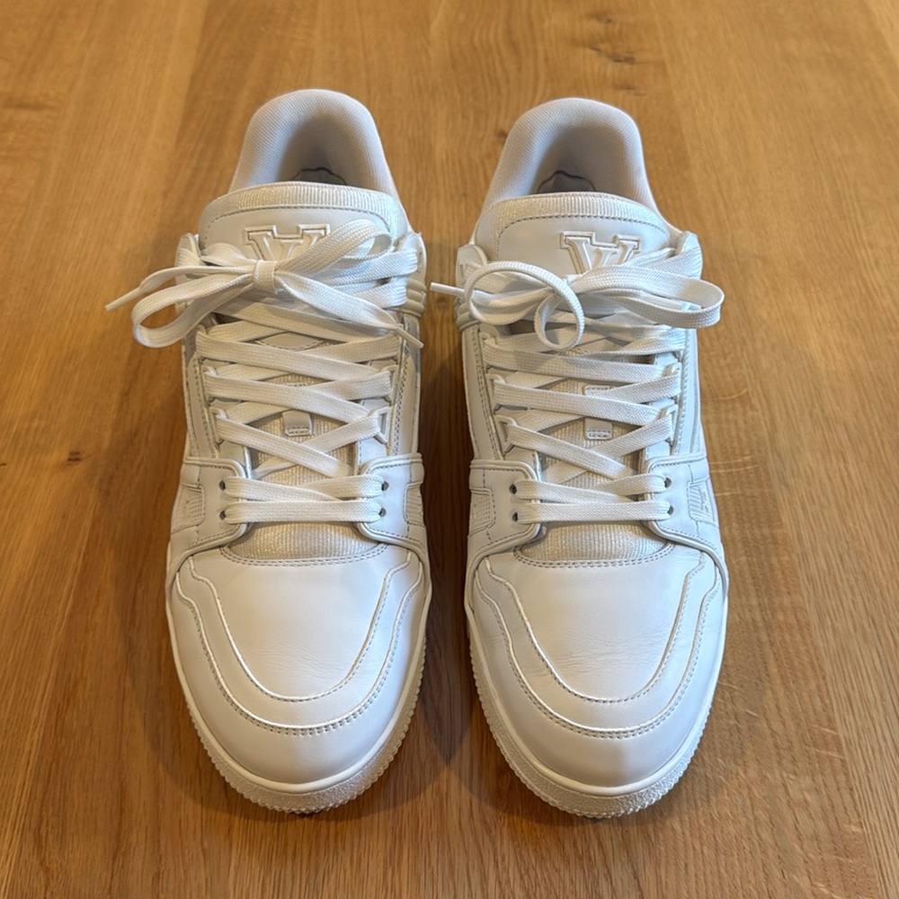 Louis Vuitton LV Trainer - LV Size 8.5 (Great Condition - Barely Used)